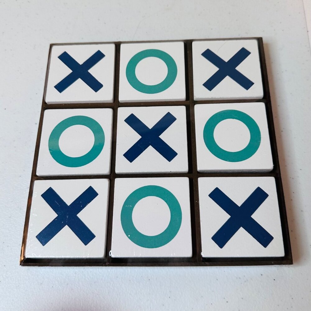 SEALED Tic Tac Toe Game Set Fun Family Activity Blue & Green Colors